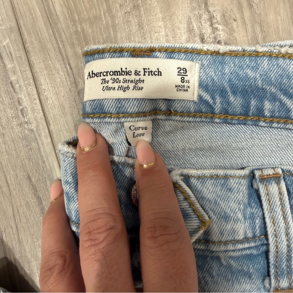 Abercrombie & Fitch The 90s Straight jeans in the Curve Love fit - Picture 6 of 8